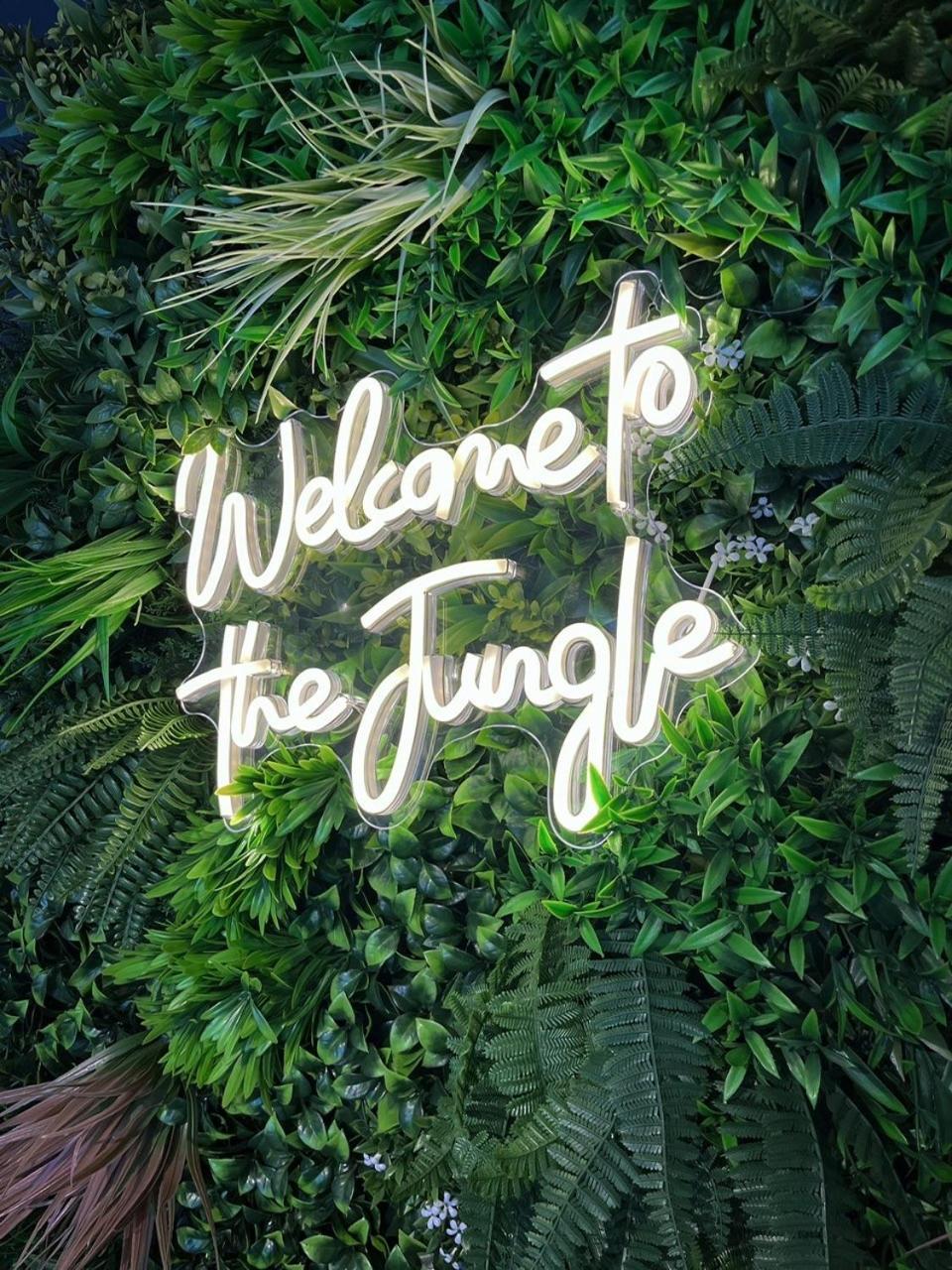 Jungle Escape, City Apartment With Parking & Terrace Chester Exteriér fotografie